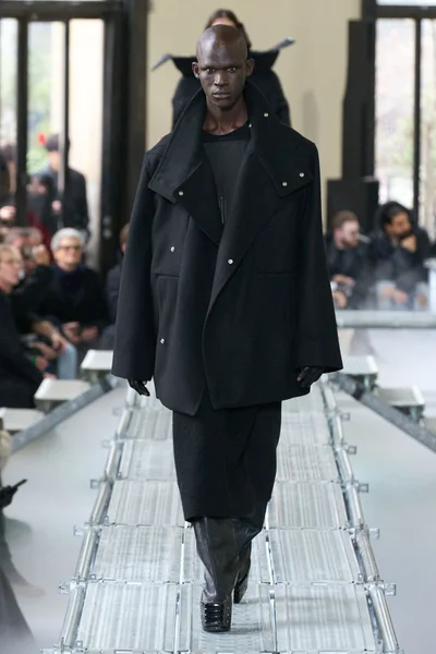 Look 28